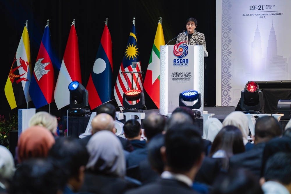 Should Malaysia set up a tribunal for bullying cases involving kids? Azalina says Cabinet to decide