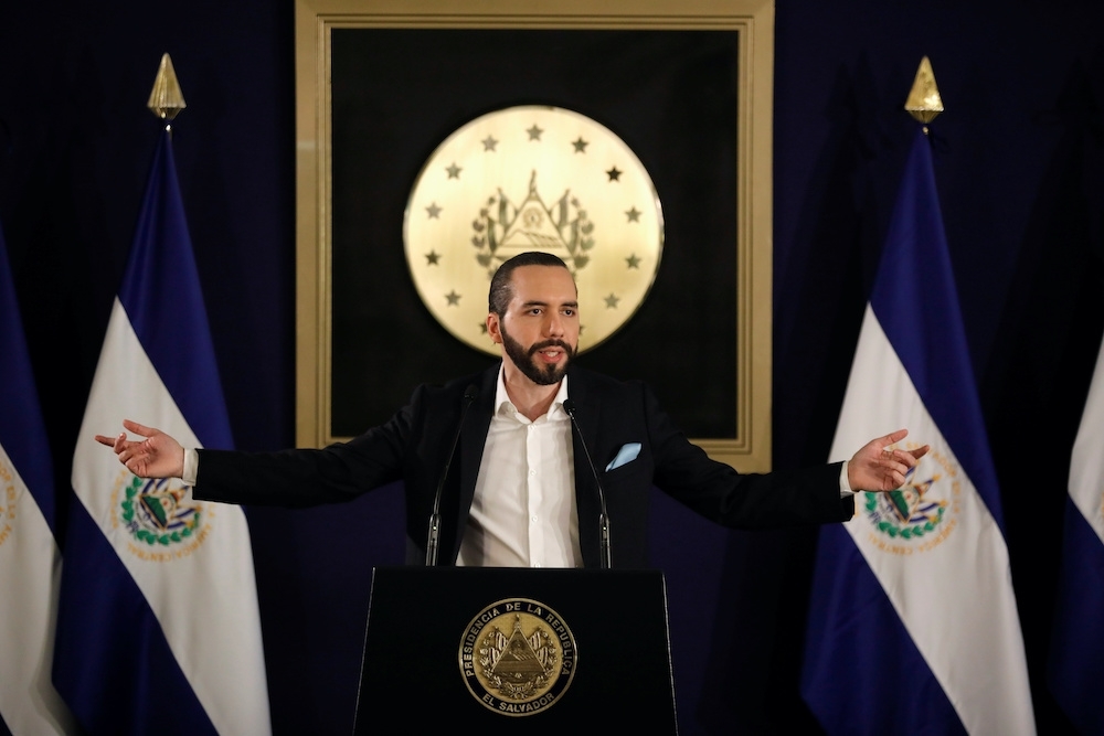 El Salvador schools to require military-style inspections