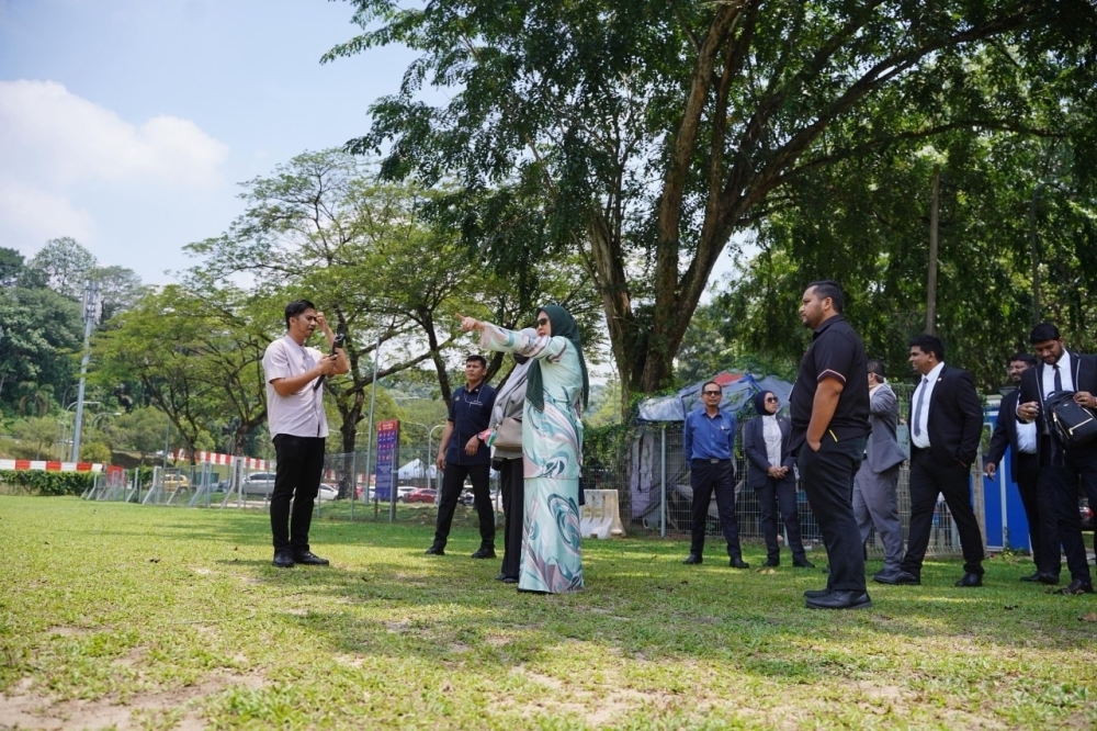 Federal Territories minister orders DBKL to open Padang Merbok to the public for leisure activities
