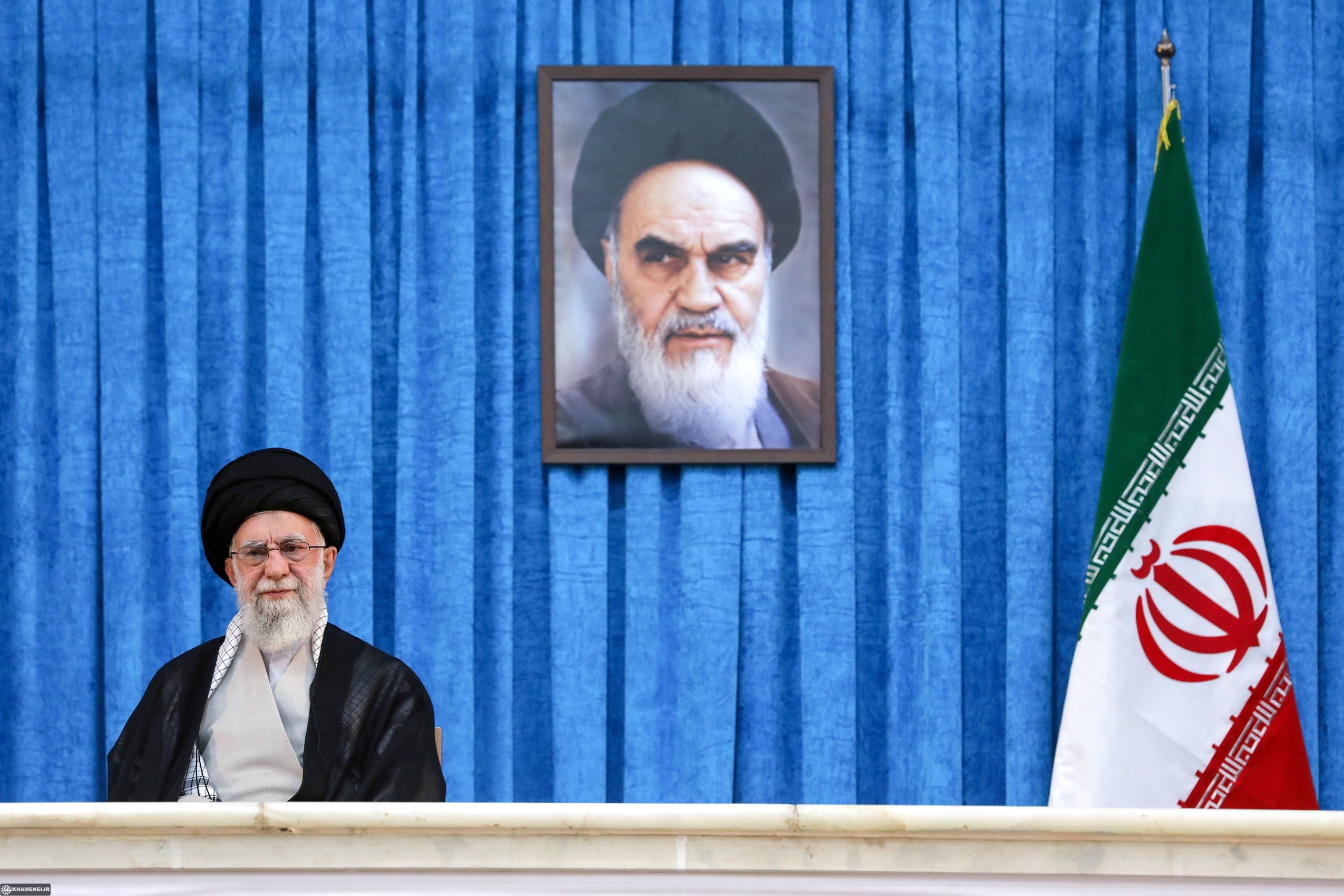 حزب الله: لا يمكن هزيمة ملايين الأحرار الملتفّين حول قيادة الولي الخامنئي ولو اجتمع كفرة العالم ومجرموه
