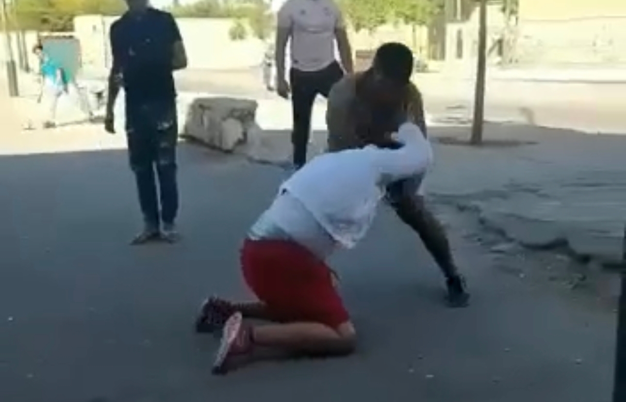 فيديو صادم.. 'الزائر' أخطر المجرمين بمراكش يعتدي على شخص بطريقة عدوانية