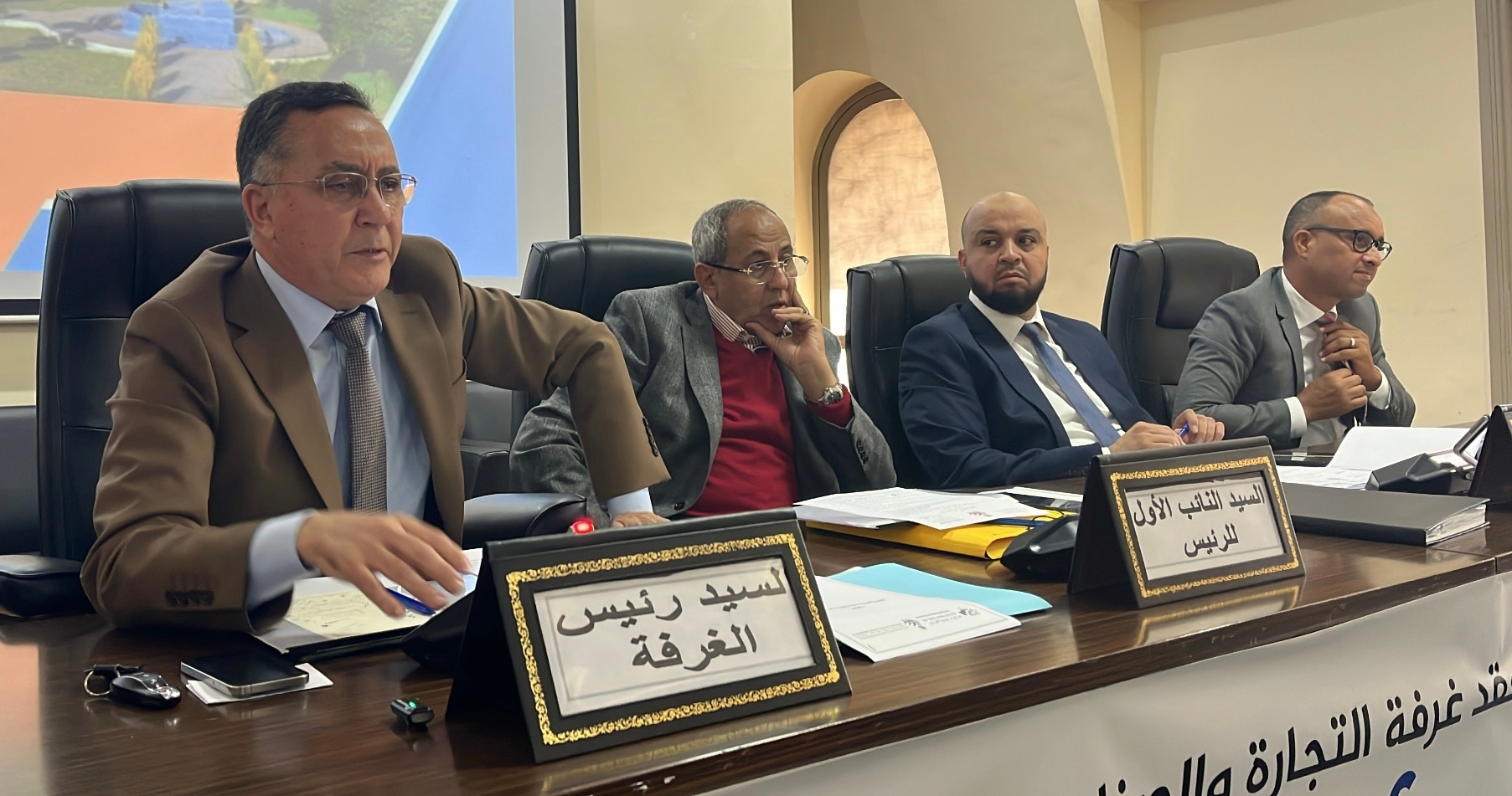 رئيس غرفة التجارة والصناعة بمراكش آسفي يخرج عن صمته: 'لي سترنا الله يفضحو'