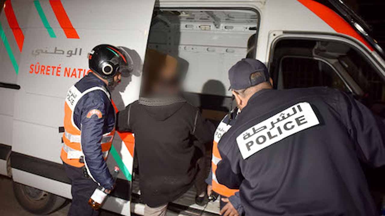 أمن مراكش يسقط شخصين بحوزة أحدهما صاعق كهربائي
