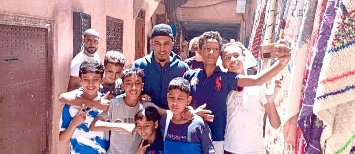 عز الدين أوناحي يقضي عطلته في مراكش بعيداً عن الأضواء