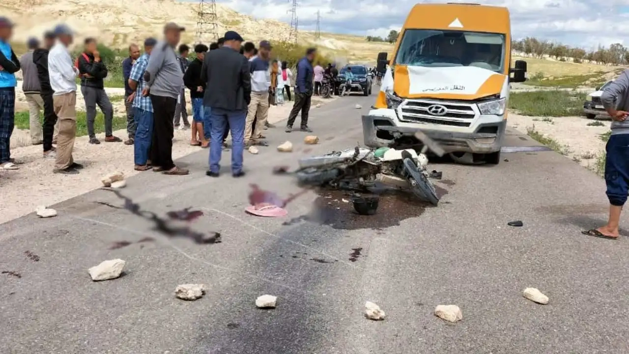 محزن.. مصرع شاب وشقيقته في حادث اصطدام 'موطور' بسيارة للنقل المدرسي بإقليم اليوسفية +صورة