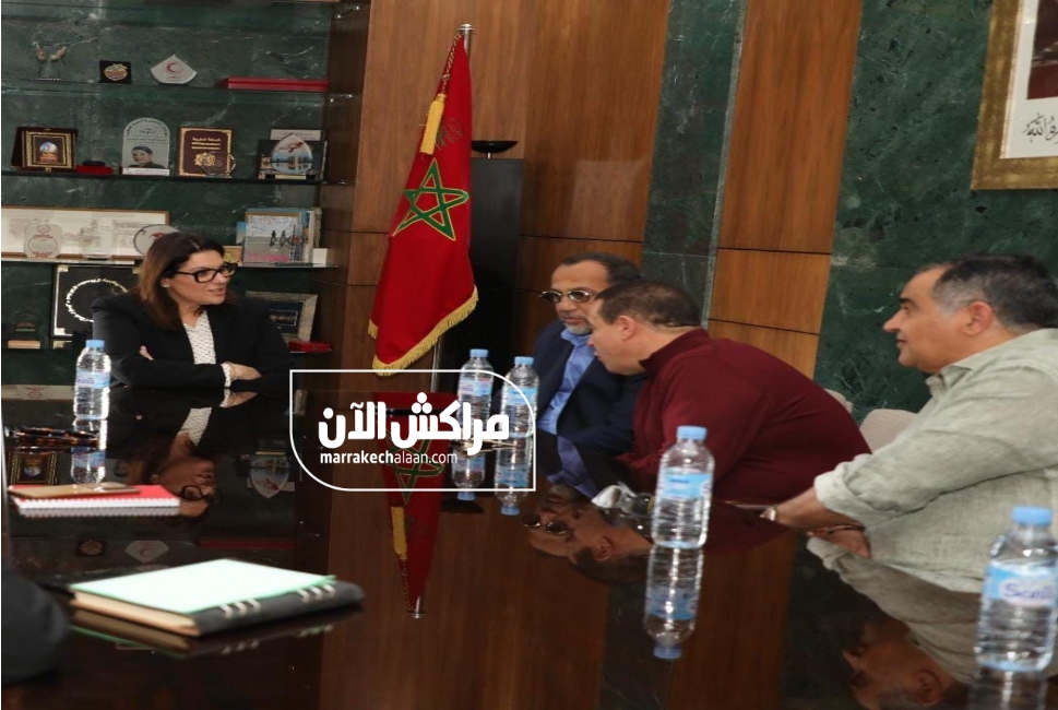 المنصوري تمنح الكوكب المراكشي أرضاً لبناء ملعب وتعد بزيادة الدعم في حال الصعود للقسم الأول