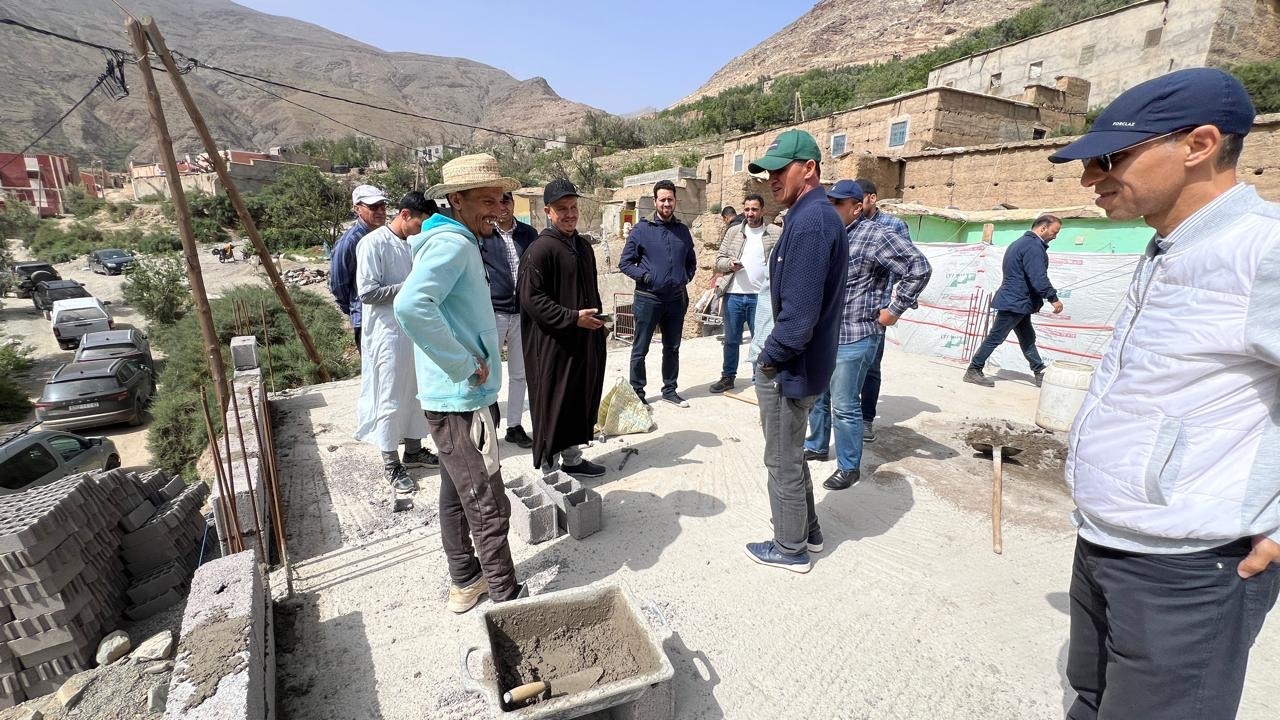 بالصور.. عامل إقليم شيشاوة بوعبيد الكراب في زيارة ميدانية إلى عدد من الدواوير المتضرر من الزلزال بقيادة اسيف المال