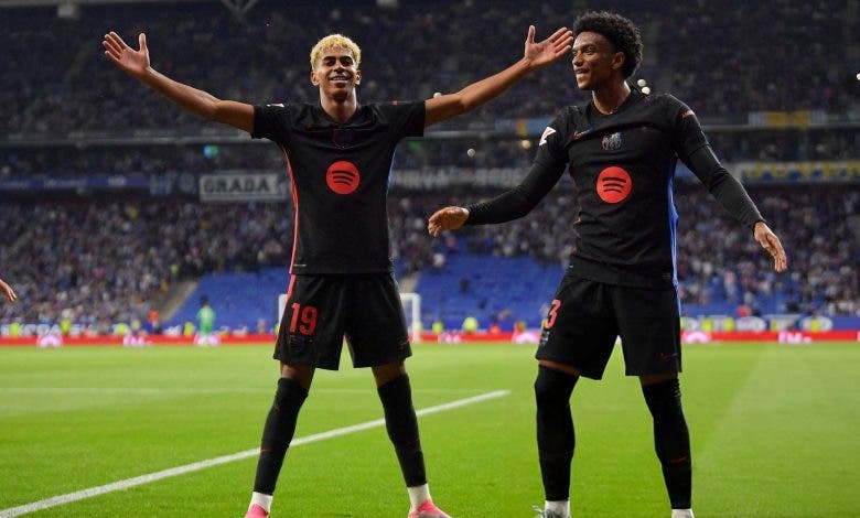 برشلونة يتوج رسميا بلقب الدوري الإسباني بفوزه أمام إسبانيول
