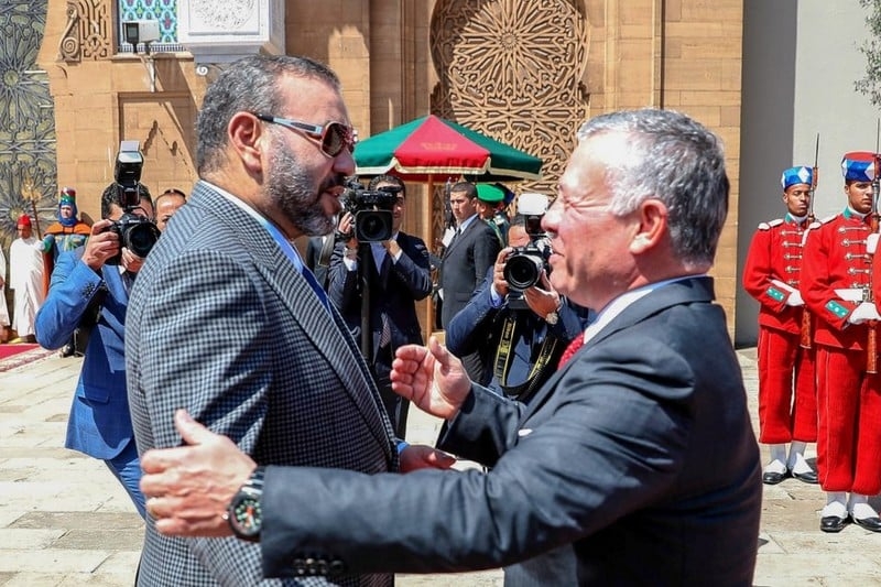 بمناسبة ذكرى استقلال بلادهما.. الملك يهنئ عاهلي المملكة الأردنية الهاشمية