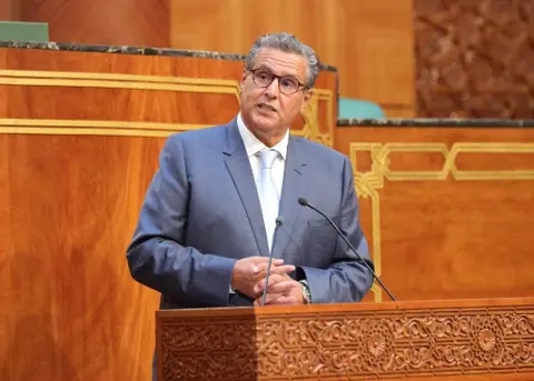 أخنوش رئيس الحكومة: استعدنا التوازنات المالية العمومية ورفعنا المداخيل الجبائية إلى 300 مليار درهم