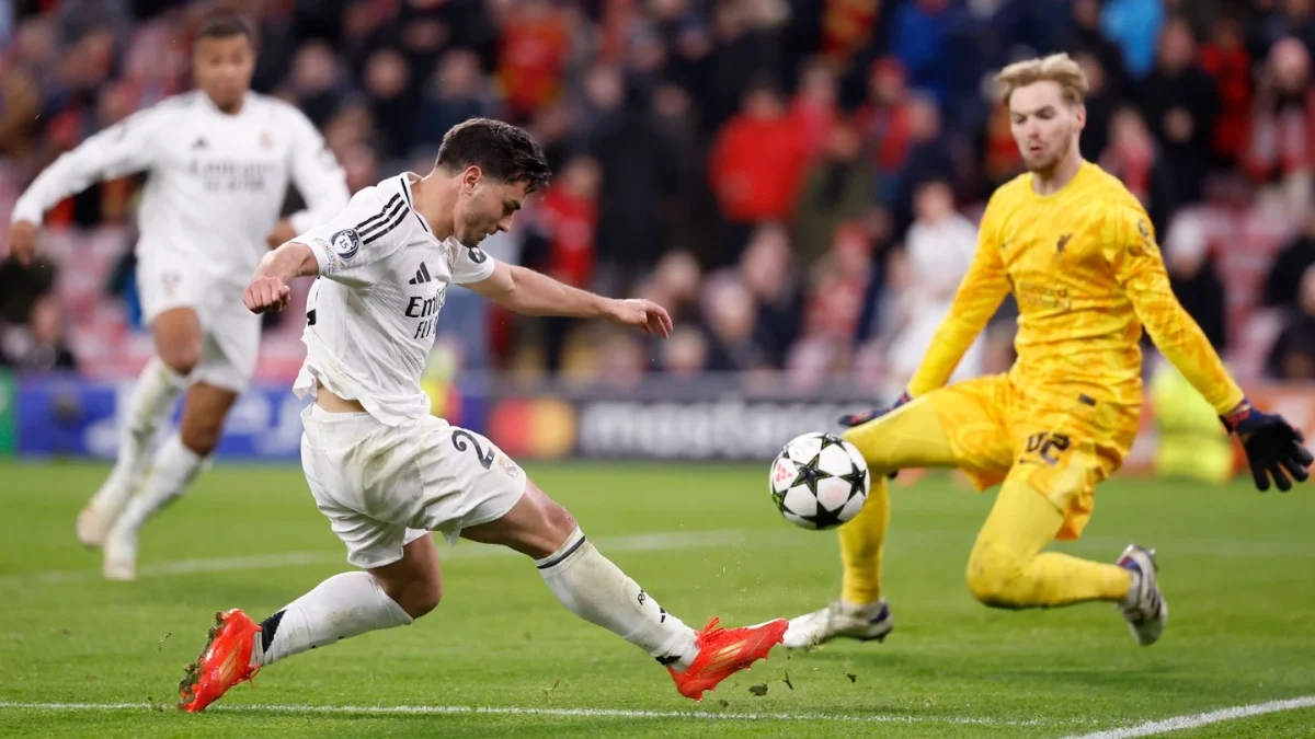 تشابي ألونسو يحسم مستقبل إبراهيم دياز مع ريال مدريد
