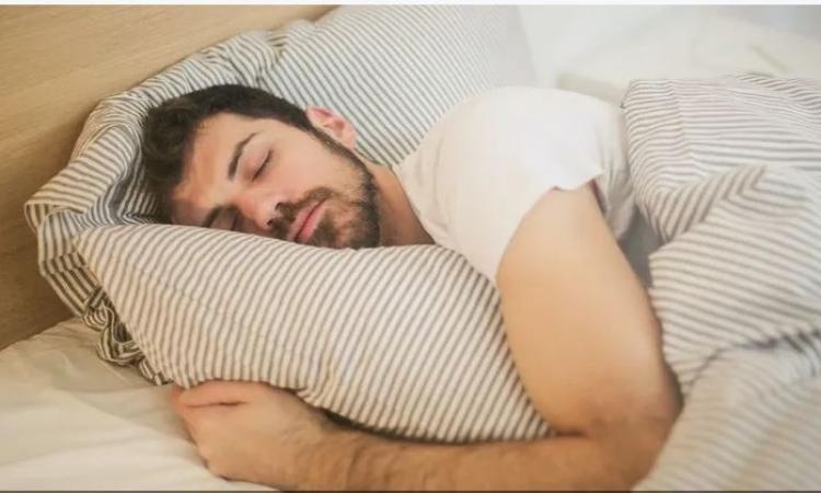 دراسة تحذر: 6 مشكلات صحية ترتبط بكثرة النوم