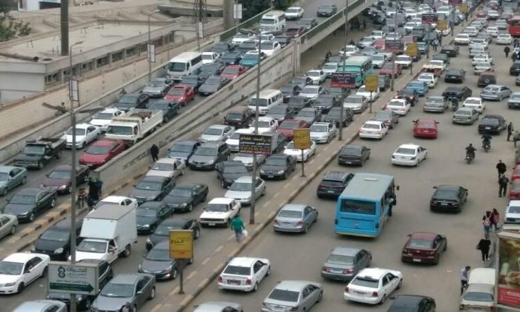 النشرة المرورية ..انتظام الحركة بمعظم محاور القاهرة ..كثافات بالمحور