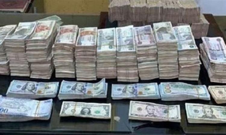 ضبط قضايا اتجار في العملات الأجنبية بقيمة مالية 7 مليون جنيه