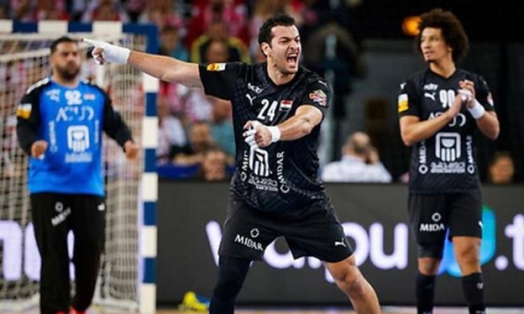 الأسباني "باسكوال" مدرب منتخب مصر لكرة اليد يصل غدا إلى القاهرة