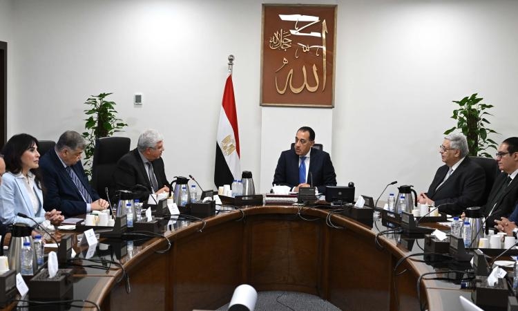 مدبولي يستعرض النتائج الخاصة بالتعاون بين جامعة أكسفورد ومستشفى 500500