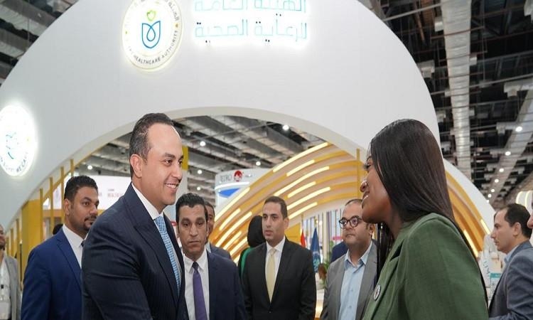 رئيس هيئة الرعاية الصحية يبحث مع وزيرة الصحة الناميبية سبل التعاون