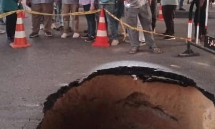 هبوط أرضي بخط صرف صحي قطر 600 مم أسفل كوبري التجنيد بجسر السويس