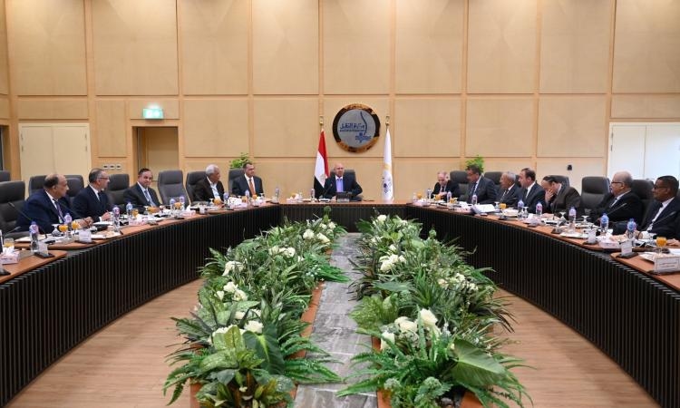 وزير النقل يترأس الجمعية العامة العادية للشركة القابضة للنقل البحري والبري