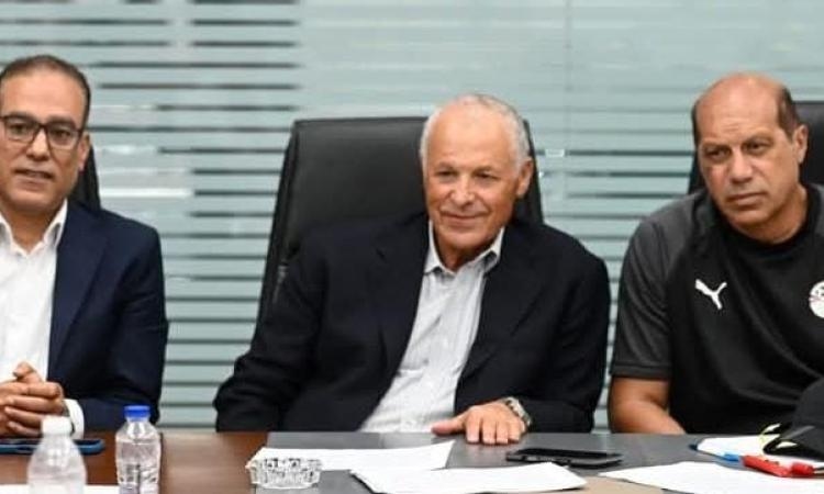 أبو ريدة يجتمع مع مسؤولي مشروع "FIFA TDS" قبل انطلاق اختبارات تنمية المواهب