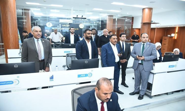محافظ مطروح يتابع إغلاق صناديق الإقتراع داخل ١٢٧ لجنة انتخابية