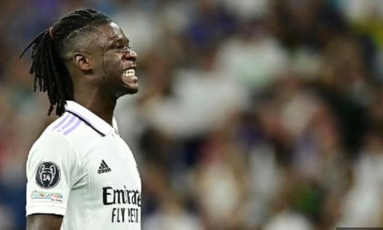 ريال مدريد يعلن إصابة لاعبه "كامافينجا" بالتواء في الكاحل الأيمن