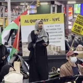 Activist at Times Square Quds Day Rally Praises Al-Qassam Brigades, Hizbullah, Houthis, Iran; Glory to the Axis of Resistance – It Is the Vanguard against the 'U.S.-Zionist War Machine'