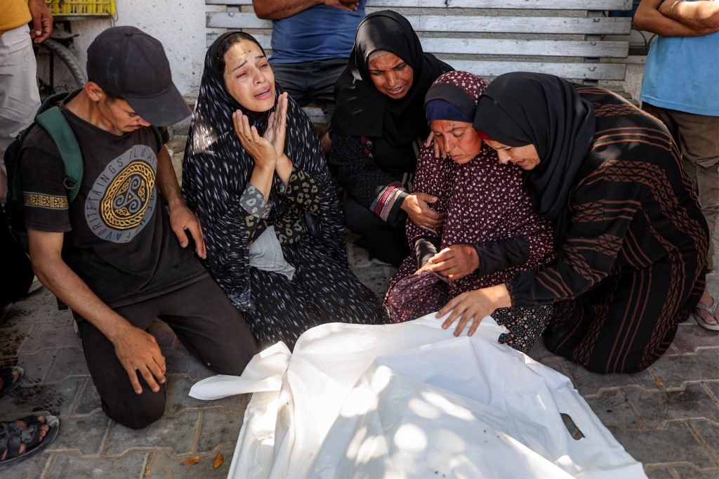 Gaza telecom services cut off again by Israel