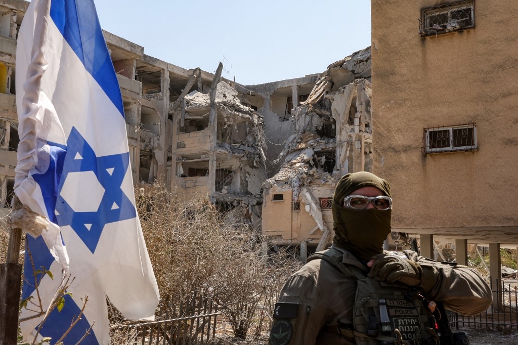 Israeli minister threatens Hezbollah with destruction if it backs Iran