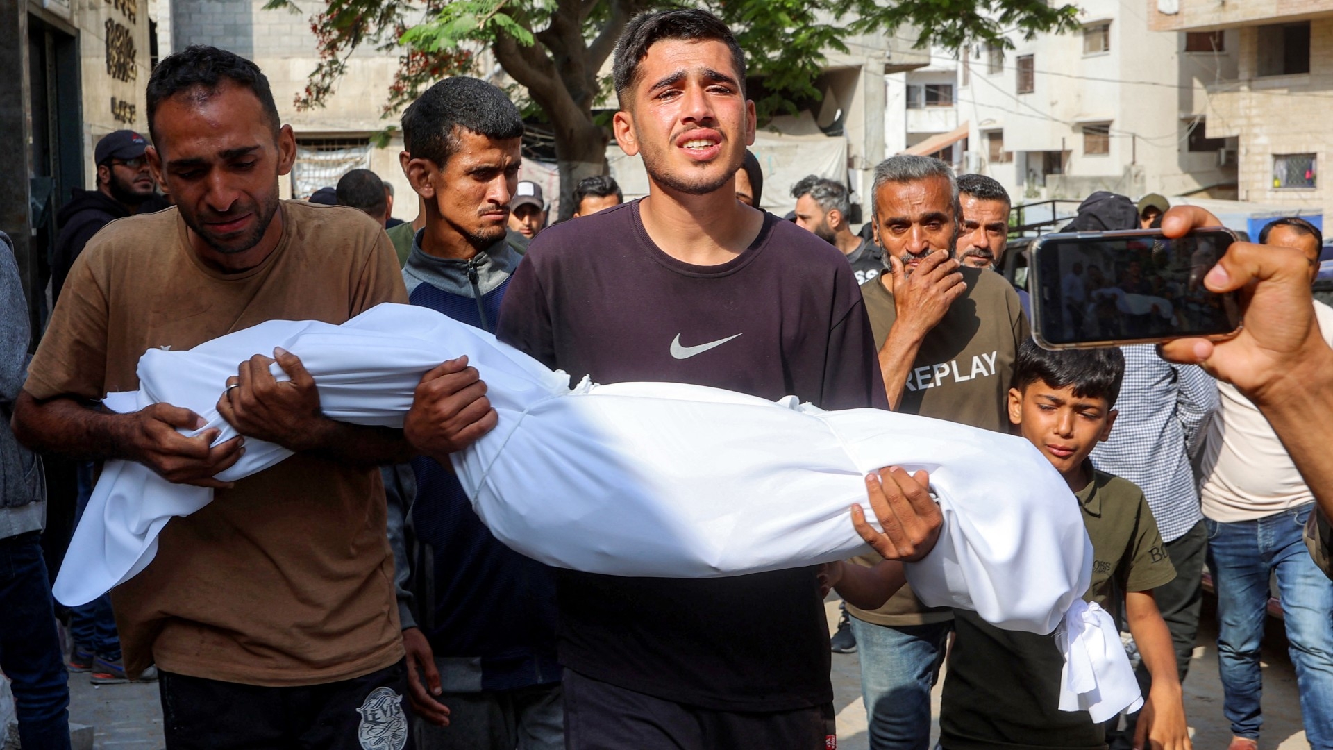 Gaza officials respond to revelation Netanyahu arming gangs: 'Incompetence'