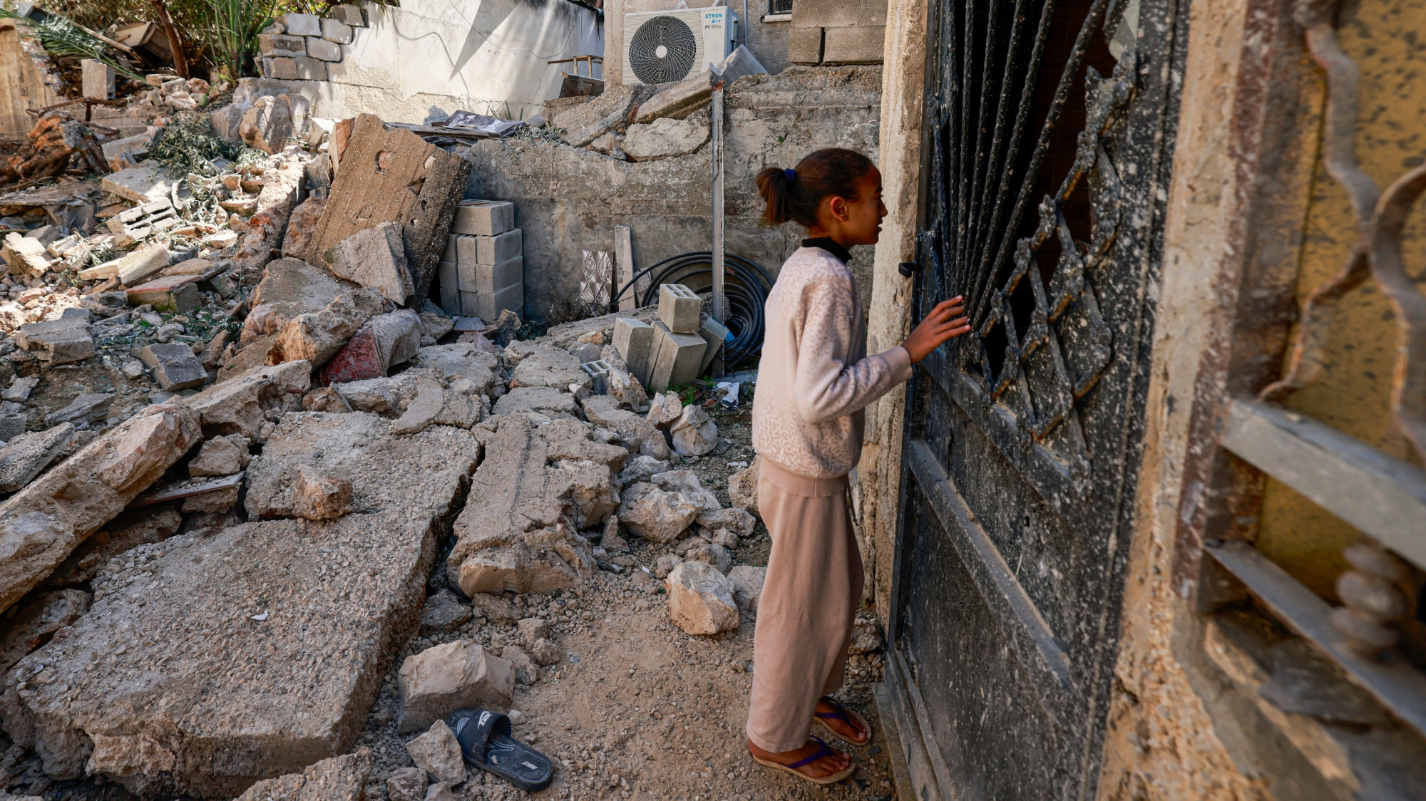 Displaced Palestinians 'helpless' as Israel destroys and empties West Bank camps