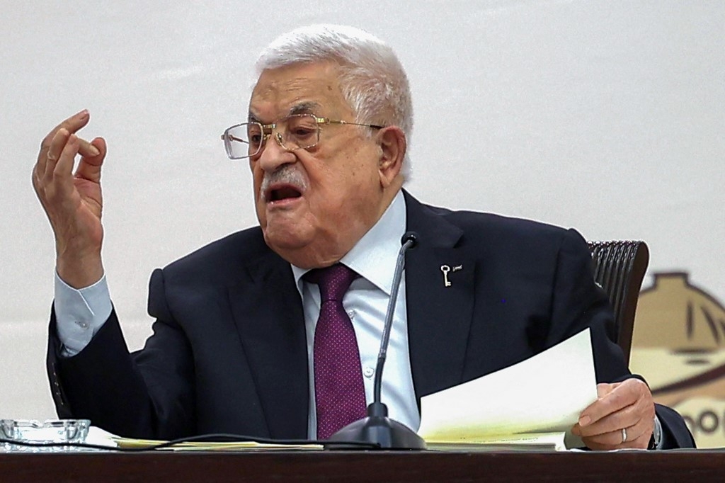 Exclusive: Abbas to visit Lebanon with plan to disarm Palestinian factions