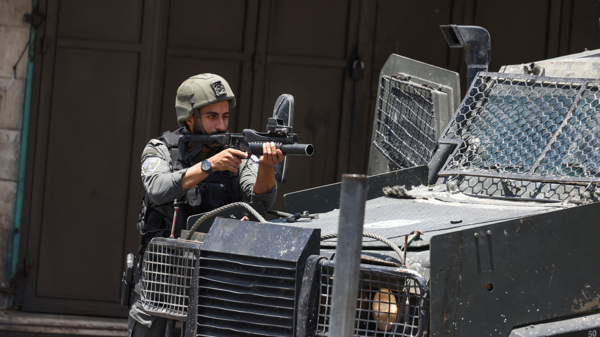 Israel launches large-scale Nablus raid with fears of prolonged assault