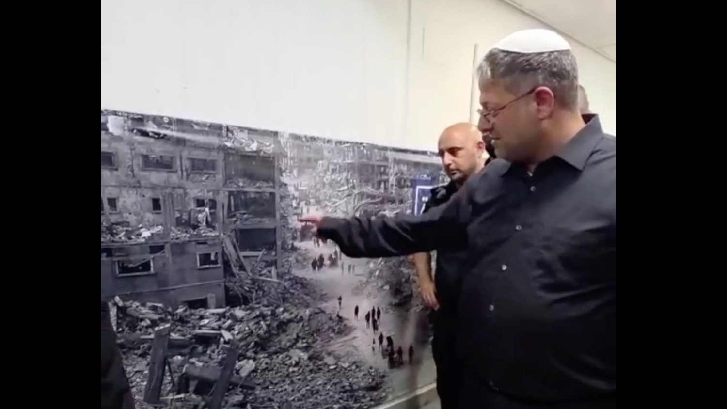 Israel's Ben Gvir puts photos of Gaza destruction in prisons