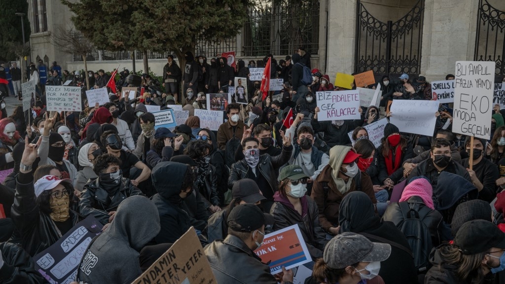 Istanbul court orders release of arrested journalists as Imamoglu protests continue