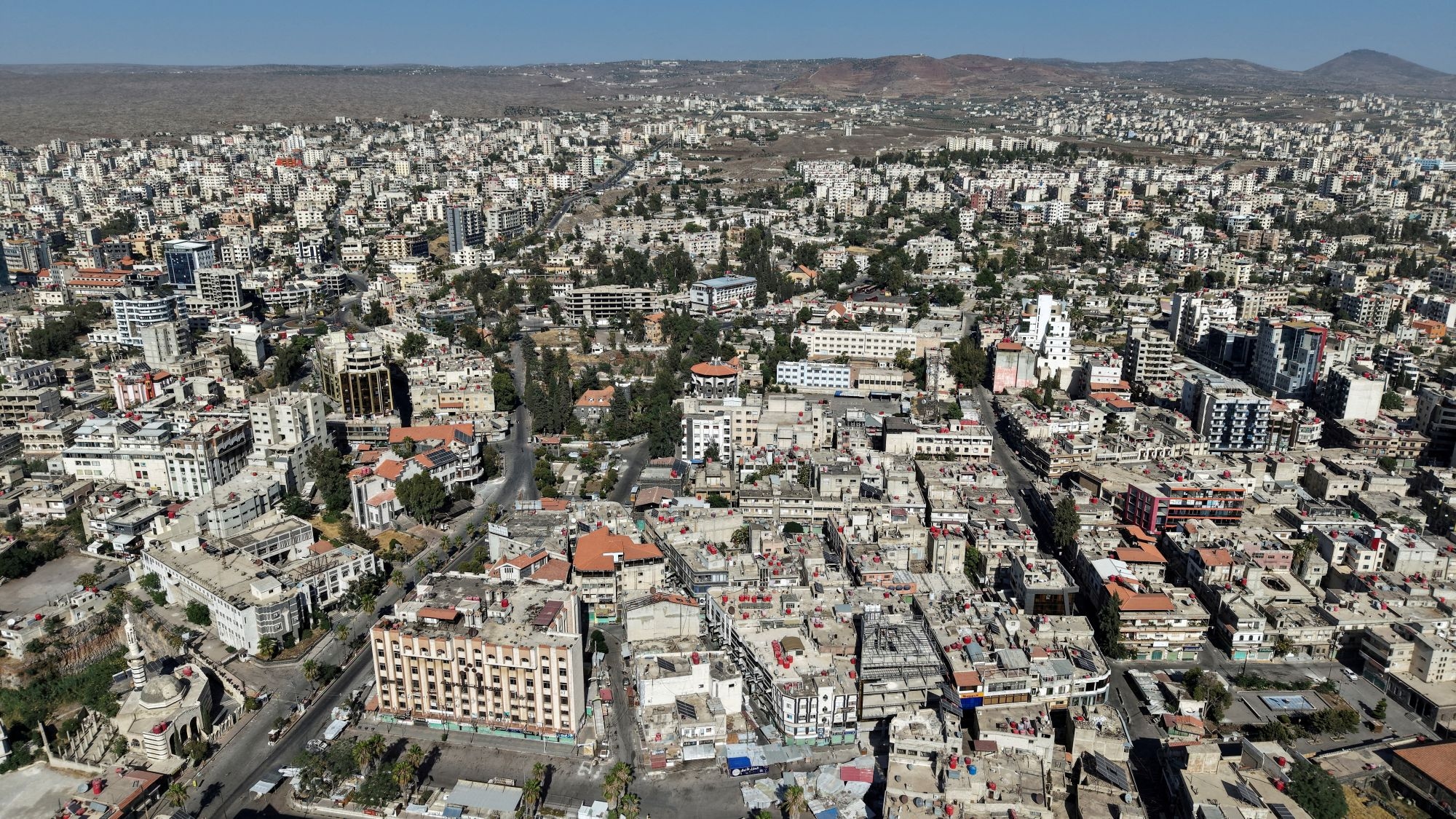 One killed after armed groups attack Syrian security forces in Sweida