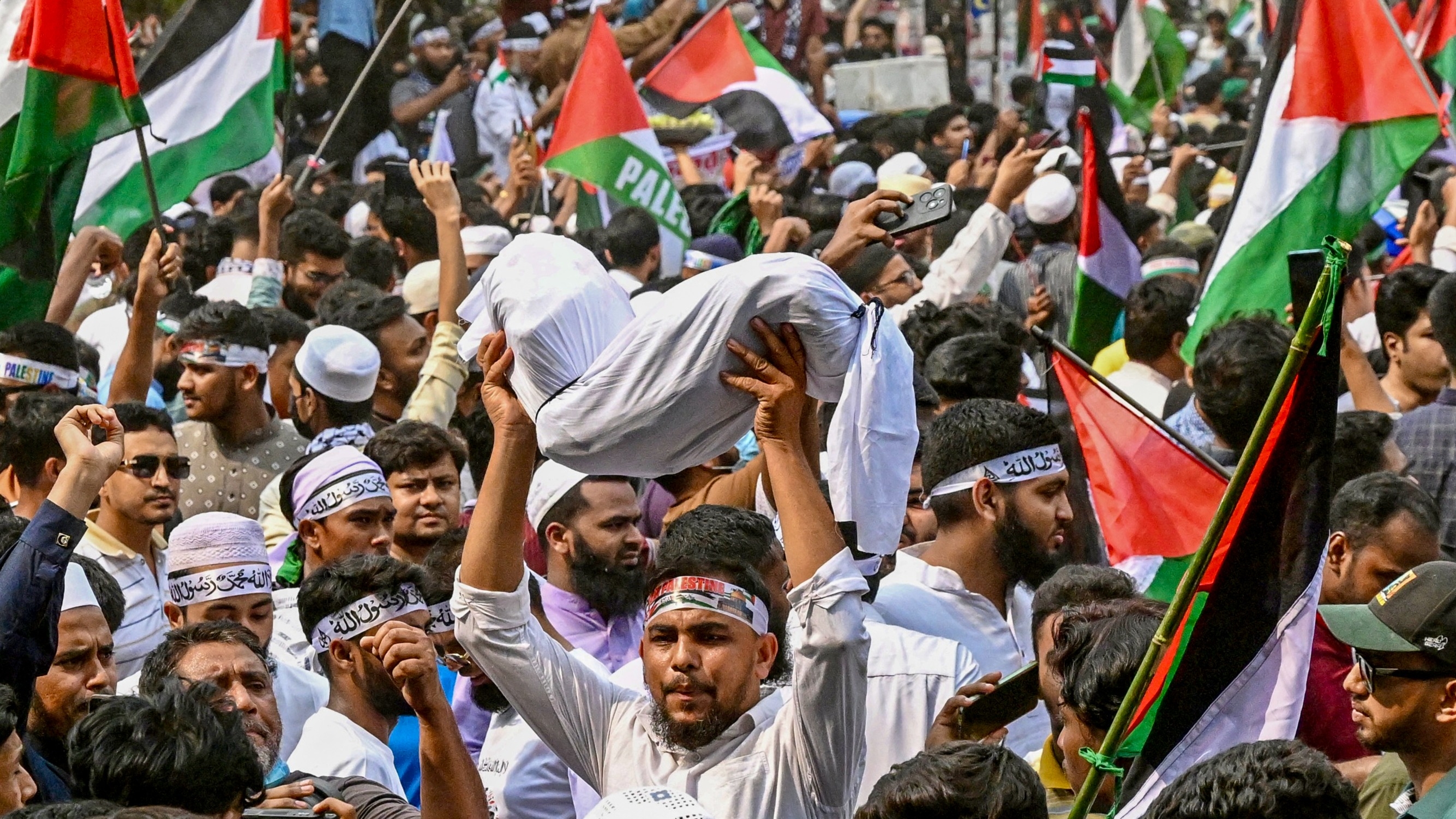 Bangladesh restores ‘except Israel' disclaimer on passports, barring travel