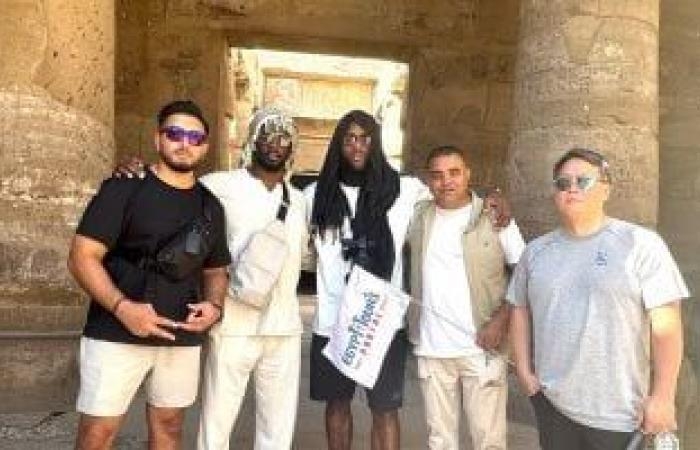 معابد الأقصر تستقبل لاعبين من مشاهير كرة القدم الأمريكية.. صور