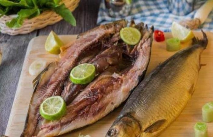 بعد الفسيخ والرنجة.. أطعمة تخلصك من الأملاح الزائدة بالجسم