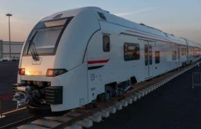 كامل الوزير: انتهاء تصنيع 20 قطارًا سريعًا و14 جرارًا للعمل بمشروع القطار السريع