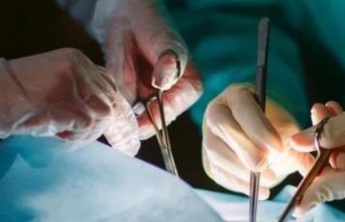 طفل عمره 13 عاما.. نجاح أول عملية زرع نخاع بوحدة الدم بمستشفى أبو الريش