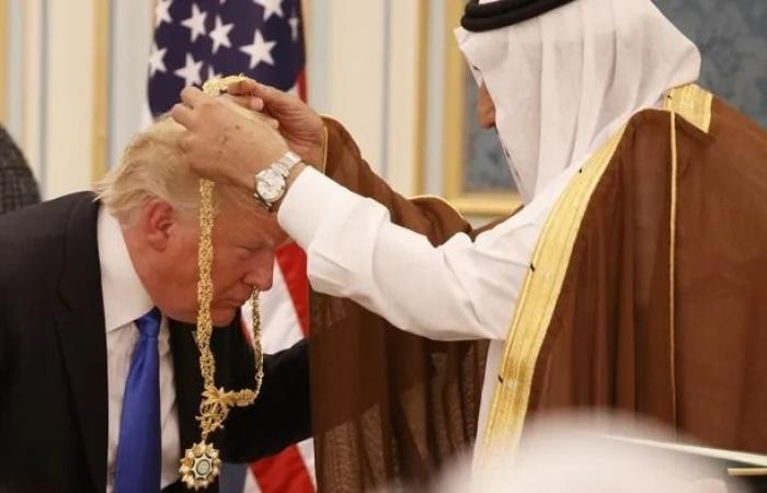 صفقات سلاح واستثمارات وهدايا طائرة.. ترامب في "رحلة التريليون دولار" إلى الخليج