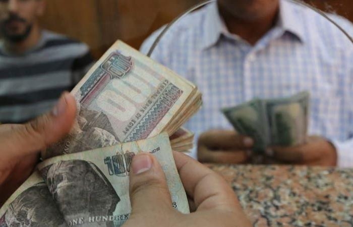 معركة الجنيه والدولار.. هل يستمر "الأخضر الأمريكي" في التراجع خلال الفترة المُقبلة؟
