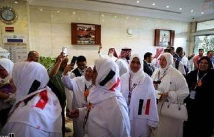 شاهد فرحة الحجاج المصريين لدى وصولهم مدينة رسول الله.. فيديو وصور
