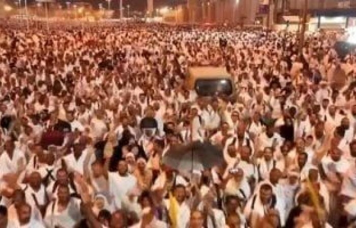 حجاج بيت الله الحرام ينفرون من عرفات إلى مشعر مزدلفة