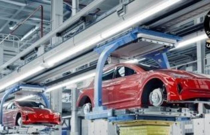 الحكومة تستعرض بالإنفوجراف خطوات الدولة لتوطين وتعزيز صناعة السيارات
