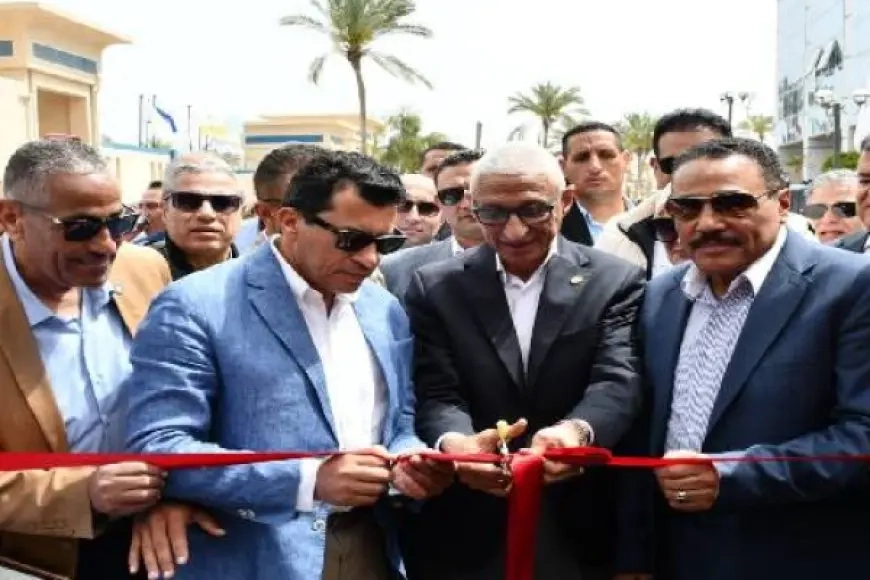 وزير الشباب ومحافظى شمال سيناء ومطروح يفتتحون معرض لمنتجات الشباب الحرفية والتراثية
