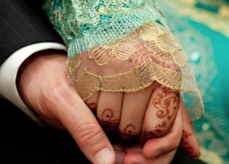Moroccan Government Plans Support Program to Encourage Marriage Among Youth