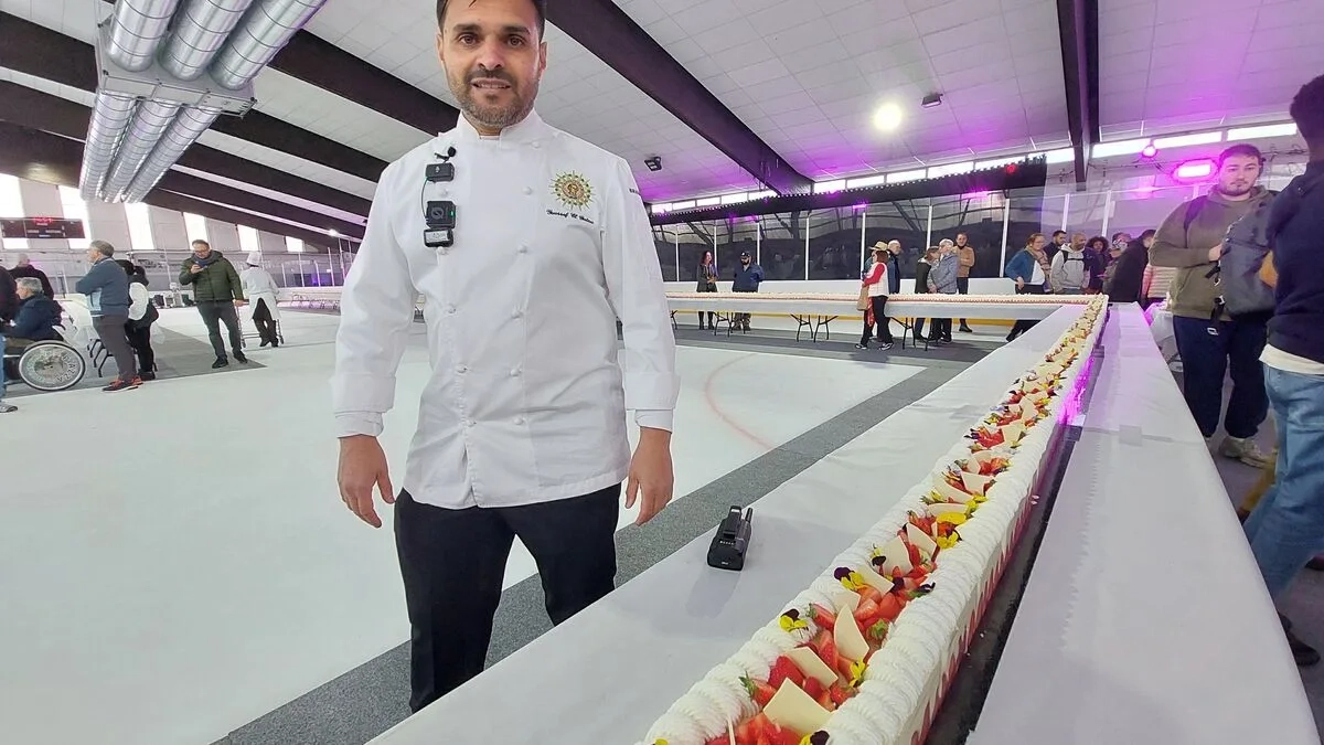 Moroccan Chef Youssef El Gatou Breaks World Record with Longest Strawberry Cake