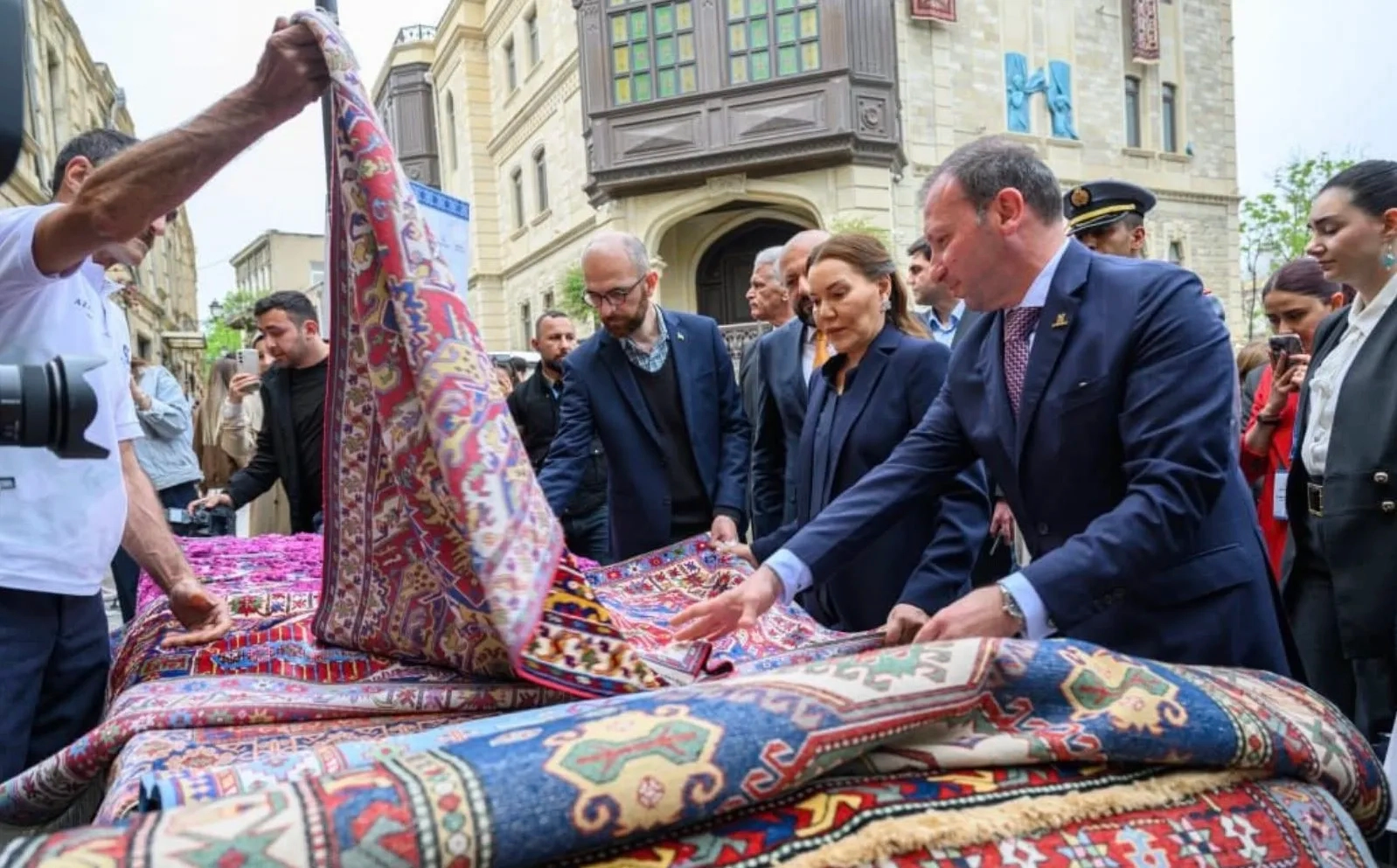 Princess Lalla Hasnaa Visits Baku to Honor Azerbaijan's Timeless Carpet Art